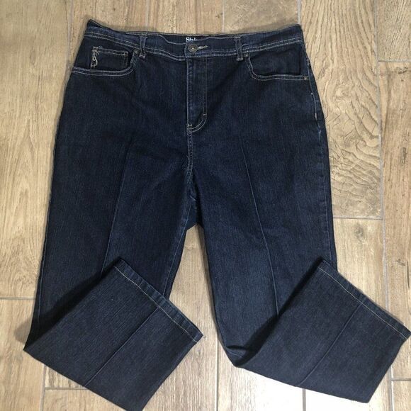 Style & Co Jeans Cropped Natural Fit 14 Dark Wash Stretch Comfort Chic High Rise - Picture 1 of 9